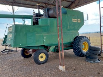 Horwood Bagshaw 2140 Header with open and comb fronts