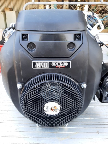 V20 hp Johno and Jono motor and fuel tank