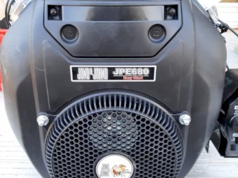 V20 hp Johno and Jono motor and fuel tank