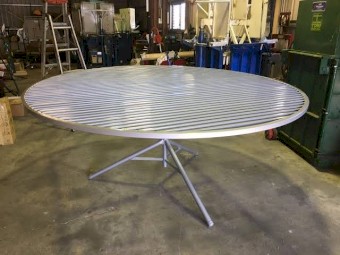 Round wool table 