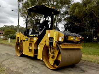 2016 Caterpillar CB44B Articulated Twin Smooth Drum Roller