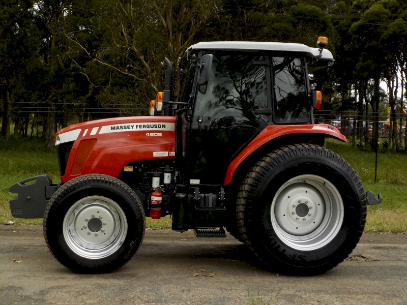 2017 Massey Ferguson 4608 4x4 Tractor