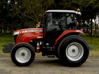 2017 Massey Ferguson 4608 4x4 Tractor