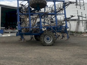 2006 Gason Seeder 1850RT with 2006 Scari-Till Bar