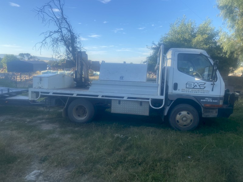 1999 Mitsubishi Canter  Crane Truck 