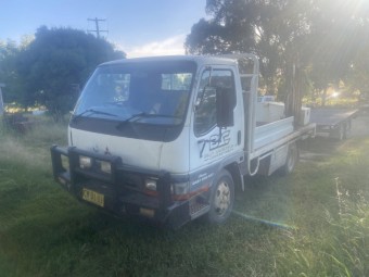 1999 Mitsubishi Canter  Crane Truck 