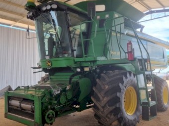 John Deere 9770 STS Header with JD 640D Draper Front & Trailer