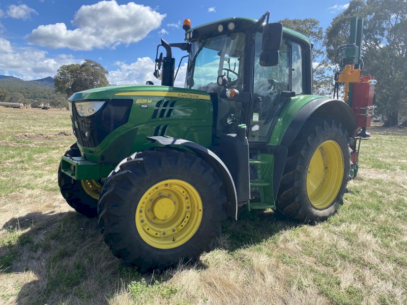 John Deere 6125M Tractor