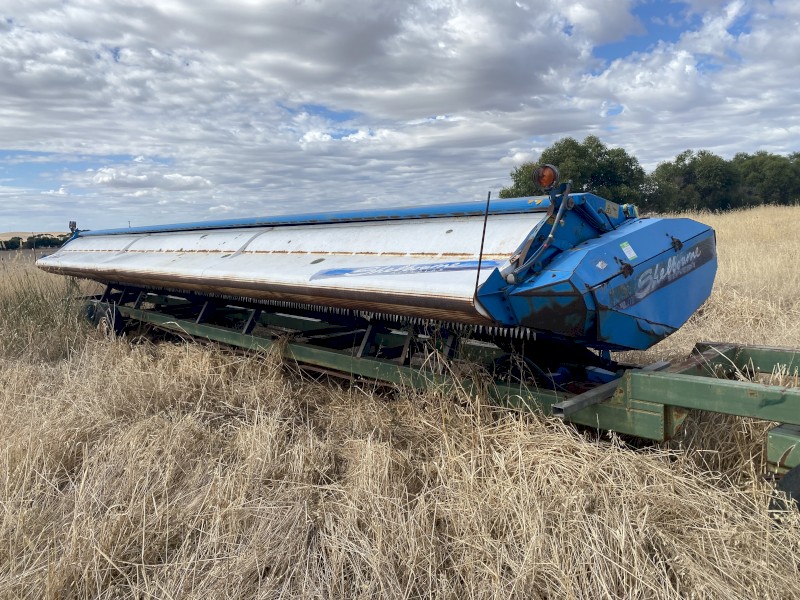Shelbourne Stripper Front 32ft
