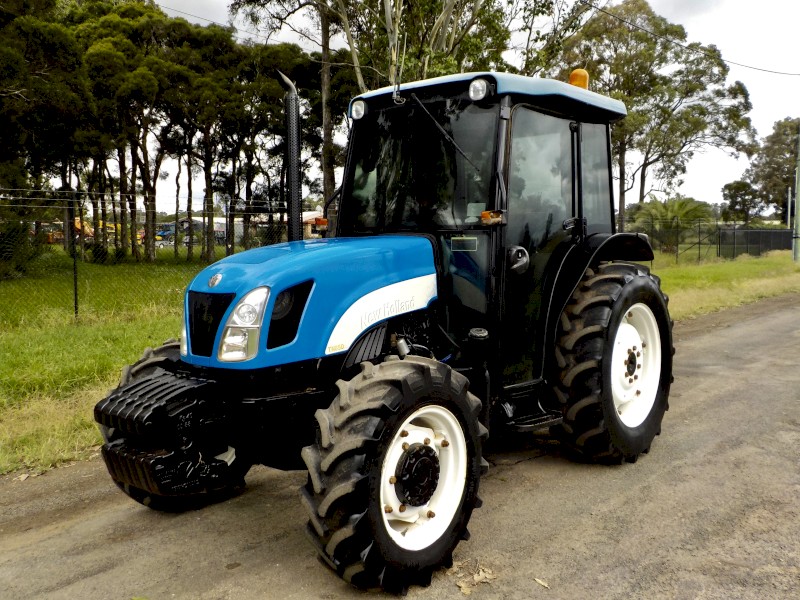 New Holland TN85DA Command Plus 4x4 85 hp Tractor