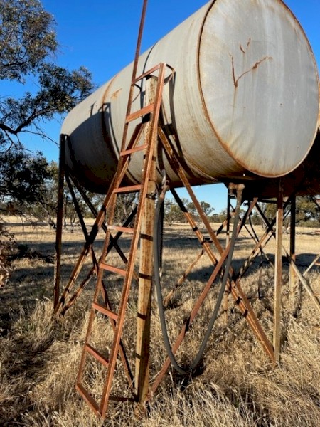 Fuel Tank (approx 1,000 - 1,500 gallons)