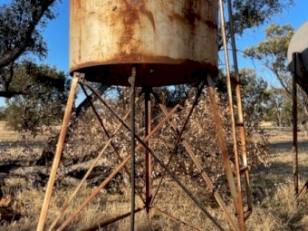 Fuel tank (300-500 gallons)