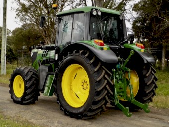 Late model 2015 John Deere 6105M 4x4 109 hp Tractor