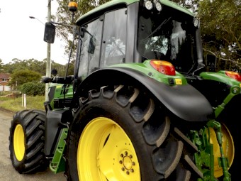 Late model 2015 John Deere 6105M 4x4 109 hp Tractor