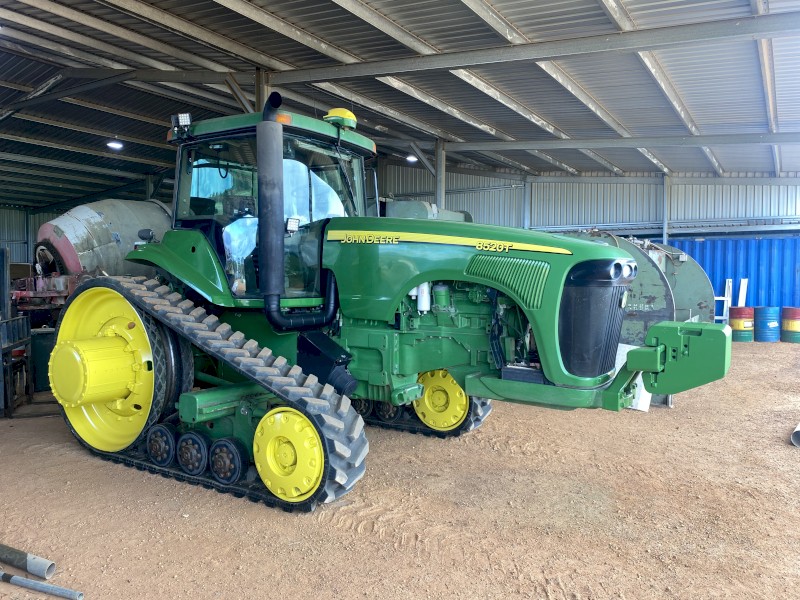 2005 John Deere 8520T Tractor
