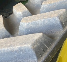 2005 John Deere 8520T Tractor