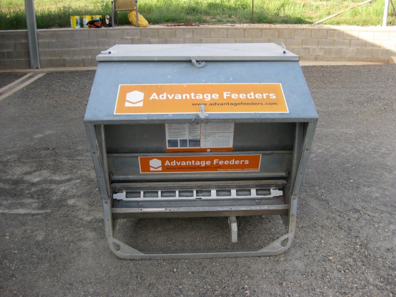 Advantage NGF800 Feeder
