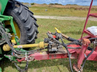 2011 Cropland Pegasus 4024 Boom Spray