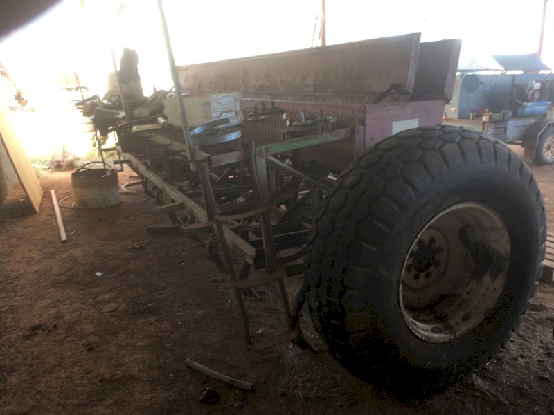 International 511 Combine