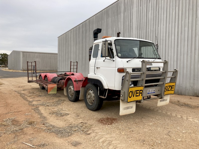 Nissan UD twin steer truck with outriggers
