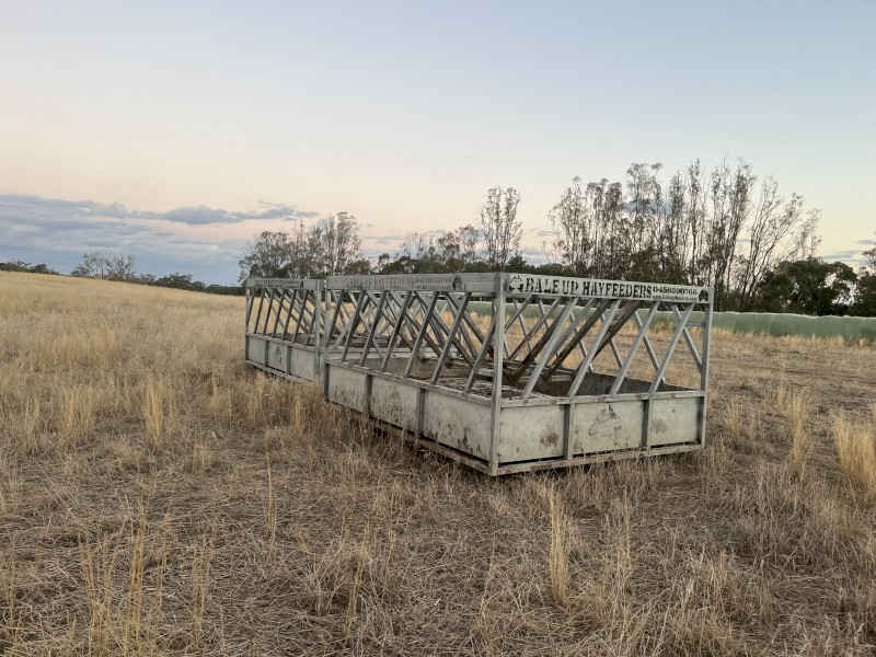 BaleUp Cattle Hay Feeder