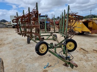 Trailing Harrows - 14 Leaf