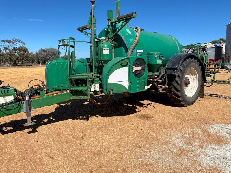 Goldacres Advance Trailed Boom Spray