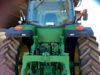 2017 John Deere 7210R Tractor