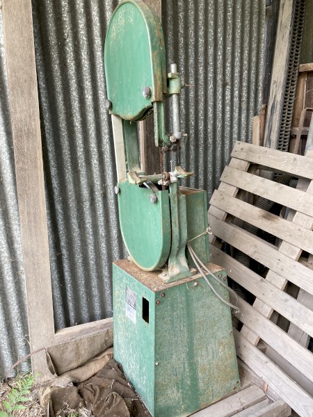Band saw