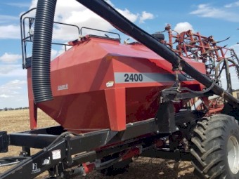   Case Concord Seeder & 47 ft 4300 Bar.