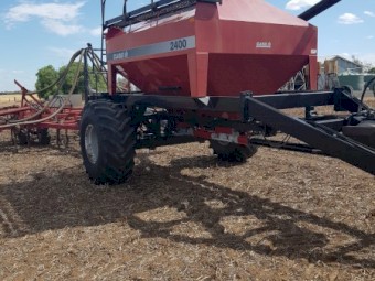   Case Concord Seeder & 47 ft 4300 Bar.