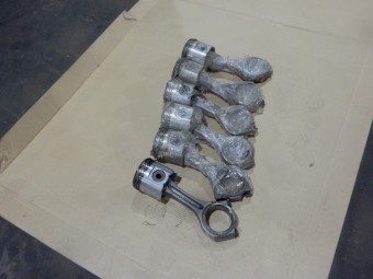 John Deere pistons and con rods