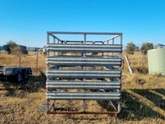 Stock crate 10ft x 6 ft