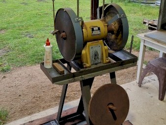 Lister Shearing Grinder and stand