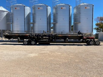 2009 Macdon/Case 2162 40' Flex Draper Front