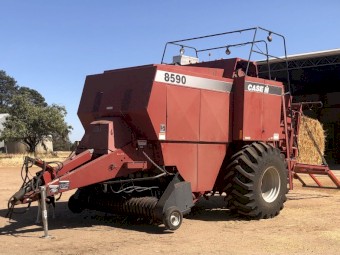 Case IH 8590 Baler
