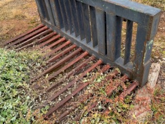Rock/stick/hay/silage bucket for loader