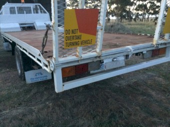 1974 Isuzu Tilt/Slide Tray Truck