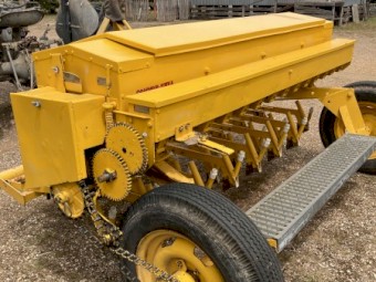 CONNOR SHEA 14 RUN DIRECT DRILL TRAILING SEEDER