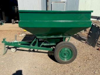 Thornton Sheep Feedout Trailer