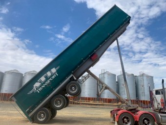 2002 Moore Tipper Trailer