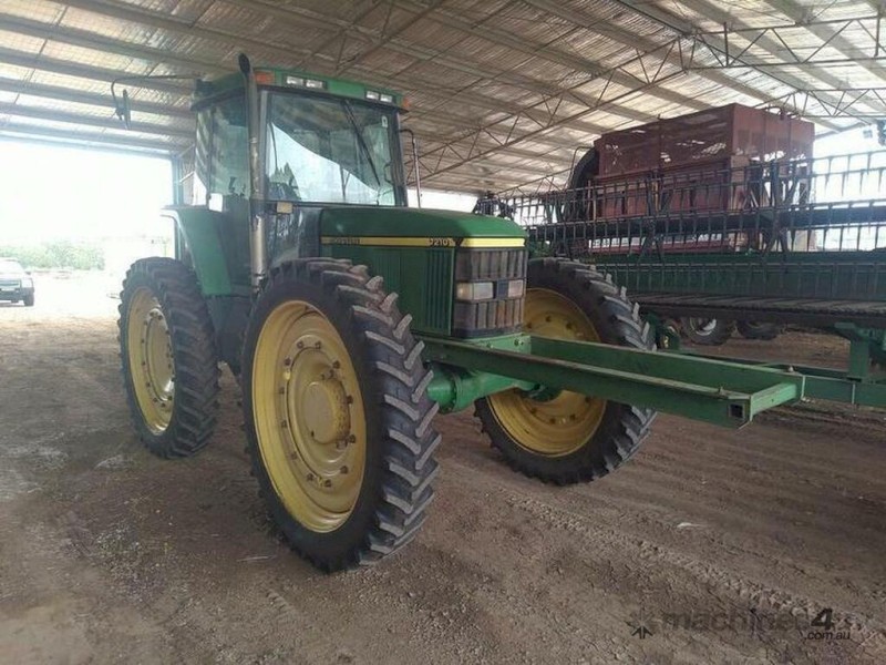 John Deere 7210 Row Crop Tractor