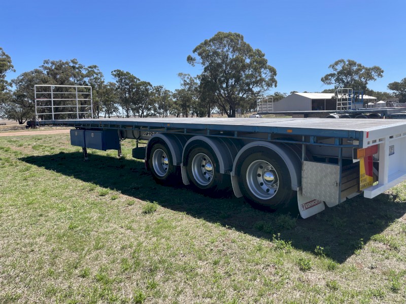 Freighter Flat Top Trailer