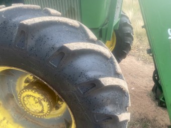 John Deere 4250 4x4 Tractor Front End Loader
