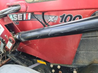 Case IH MAXXUM 100 Tractor/Loader