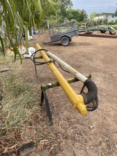 Hydraulic pencil auger 5”