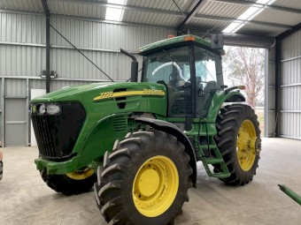 2004 John Deere 7720 MFWD Tractor