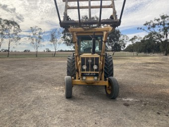 Chamberlain 4080 Tractor with FEL