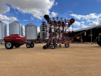 Morris Maxim 50ft Air Seeder with 6000L Horwood Bagshaw Box