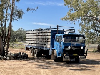 1992 international Acco 1850D (210 Perkins 